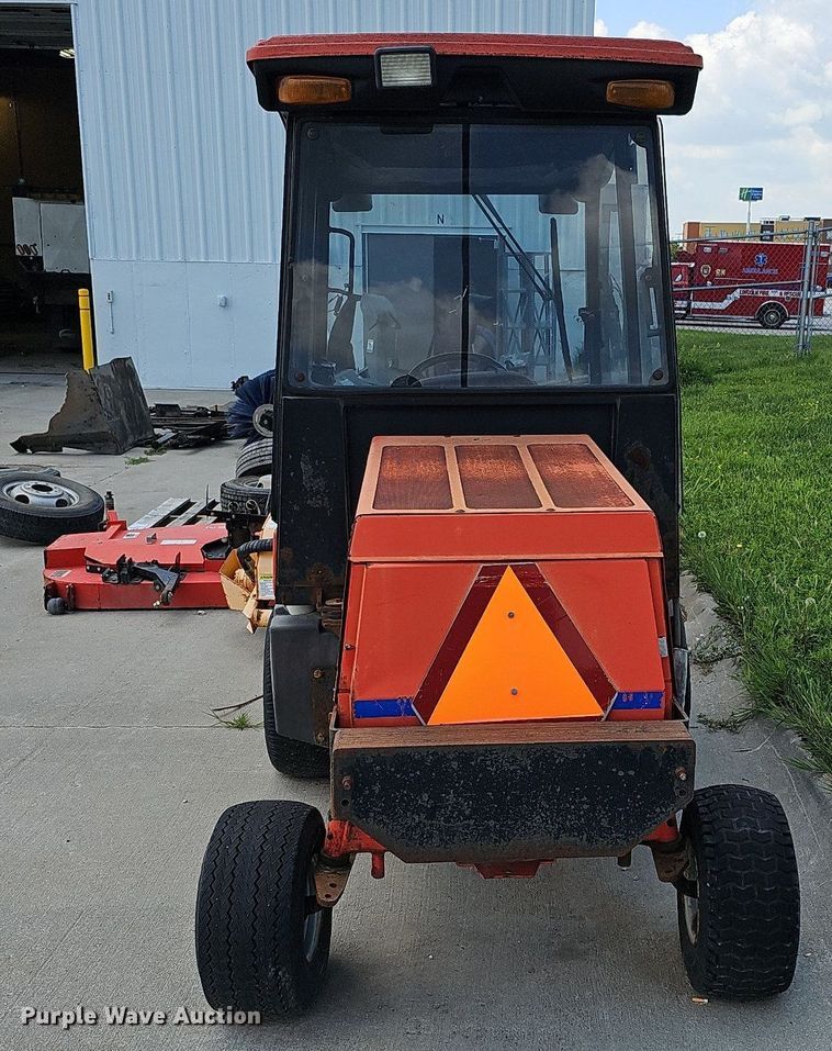 image for item DQ0101 Jacobsen Turfcat T628D  lawn mower