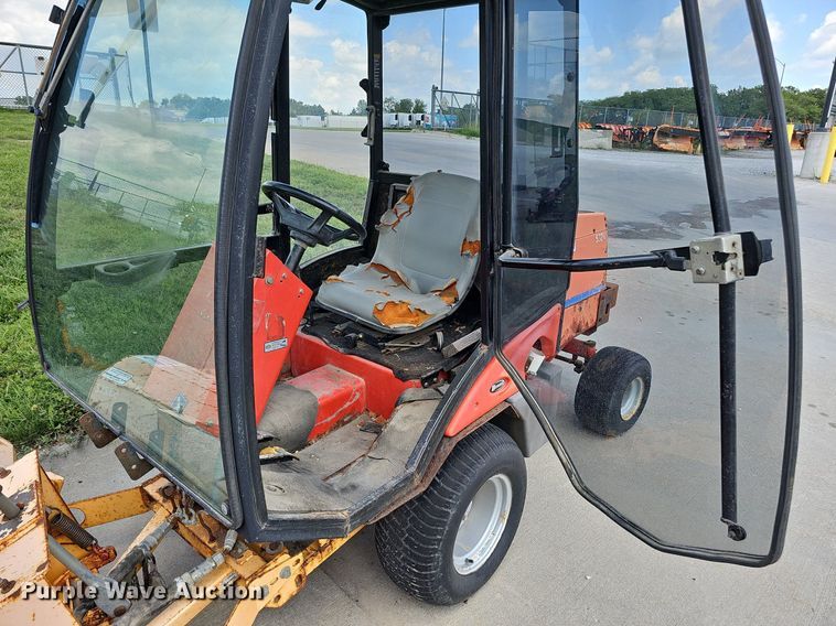 image for item DQ0101 Jacobsen Turfcat T628D  lawn mower