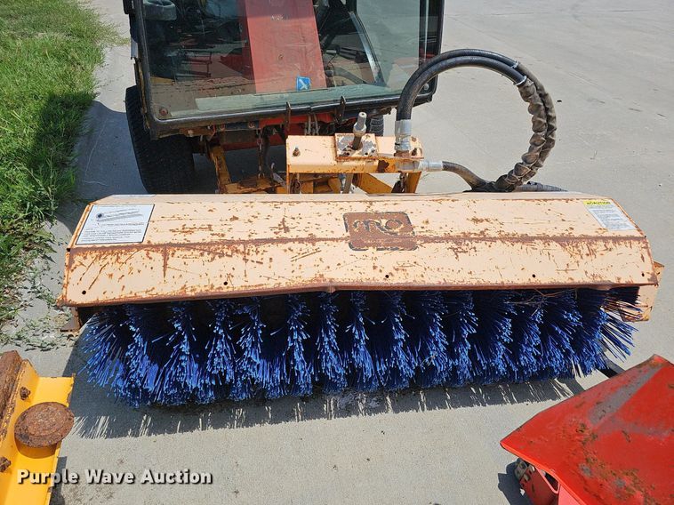 image for item DQ0101 Jacobsen Turfcat T628D  lawn mower