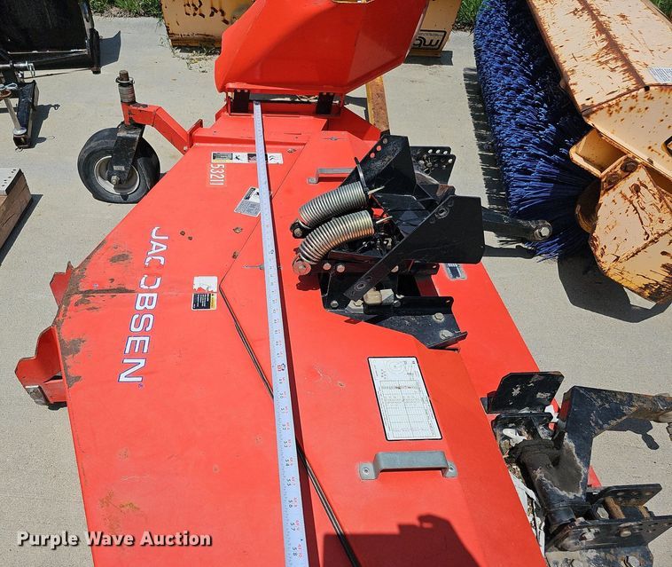 image for item DQ0101 Jacobsen Turfcat T628D  lawn mower