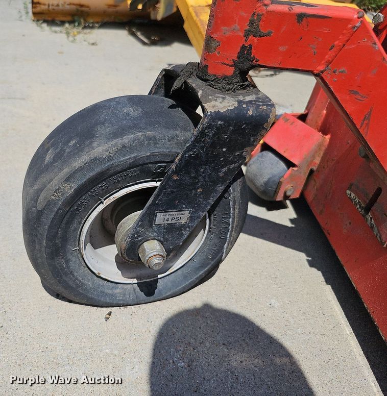 image for item DQ0101 Jacobsen Turfcat T628D  lawn mower