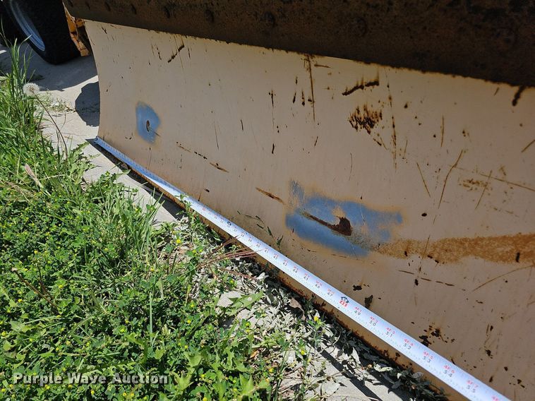 image for item DQ0101 Jacobsen Turfcat T628D  lawn mower