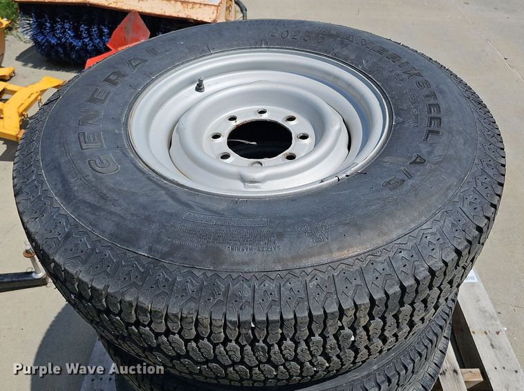 image for item DQ0102 (5) tires and wheels