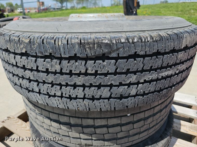 image for item DQ0102 (5) tires and wheels