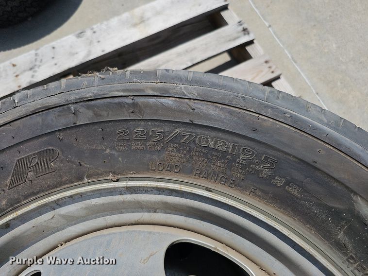 image for item DQ0102 (5) tires and wheels