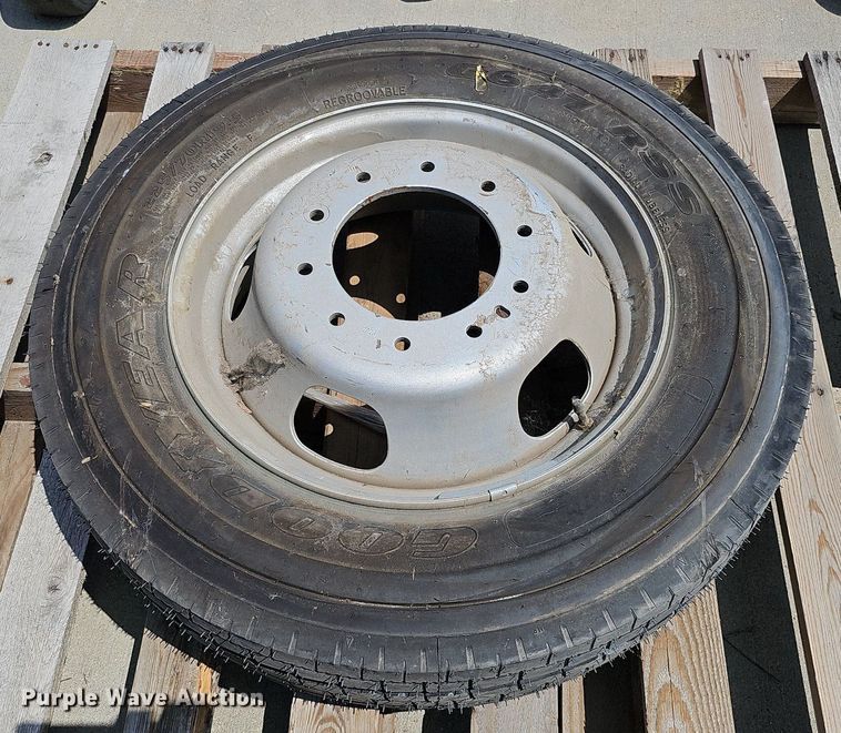 image for item DQ0102 (5) tires and wheels