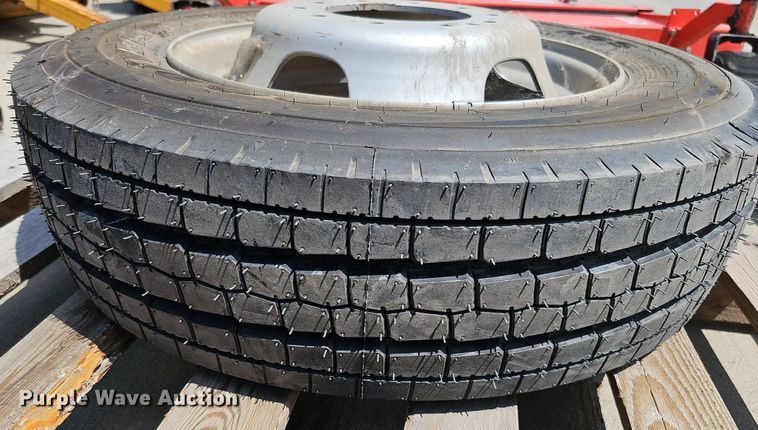 image for item DQ0102 (5) tires and wheels