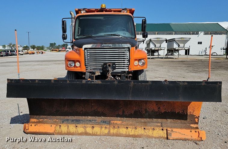 image for item DQ0103 2005 Freightliner Business Class M2 106  dump truck