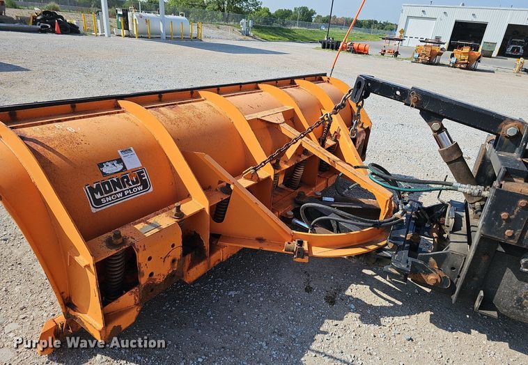 image for item DQ0103 2005 Freightliner Business Class M2 106  dump truck