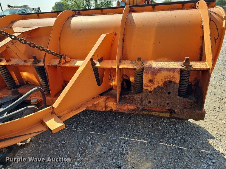 image for item DQ0103 2005 Freightliner Business Class M2 106  dump truck