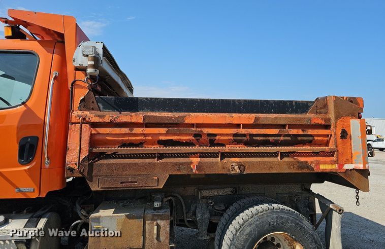 image for item DQ0103 2005 Freightliner Business Class M2 106  dump truck