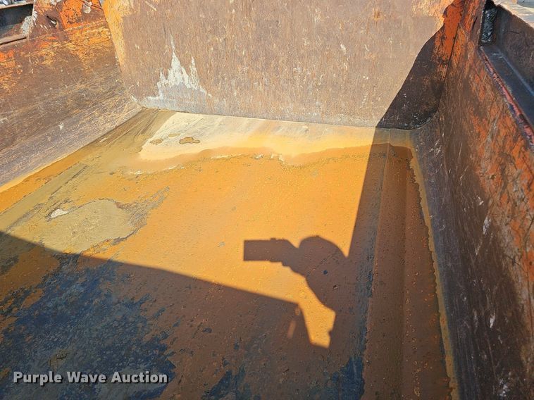 image for item DQ0103 2005 Freightliner Business Class M2 106  dump truck