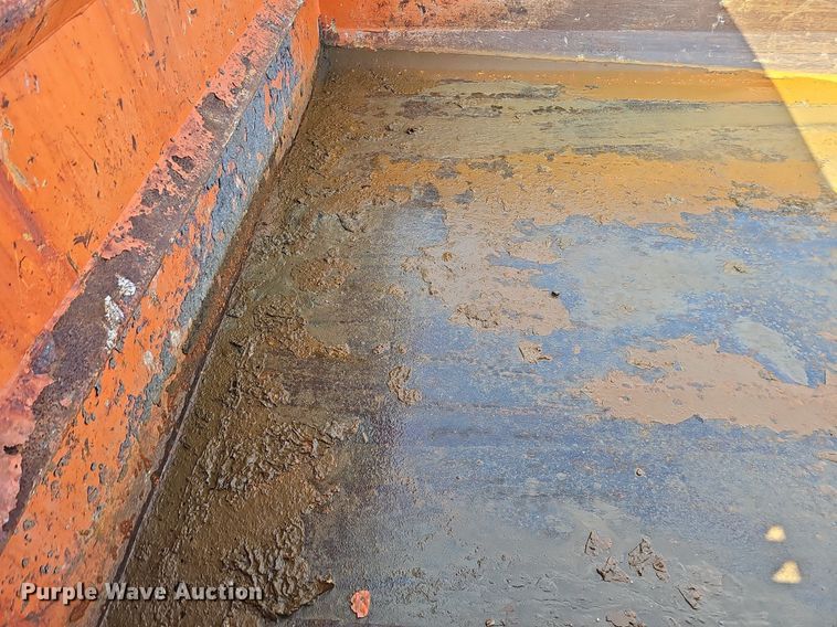 image for item DQ0103 2005 Freightliner Business Class M2 106  dump truck