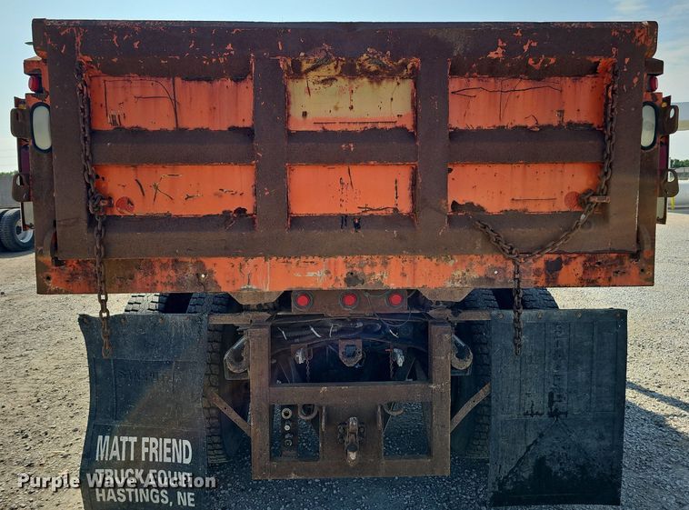 image for item DQ0103 2005 Freightliner Business Class M2 106  dump truck