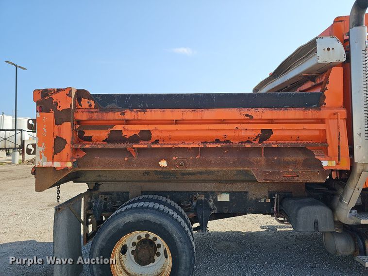 image for item DQ0103 2005 Freightliner Business Class M2 106  dump truck