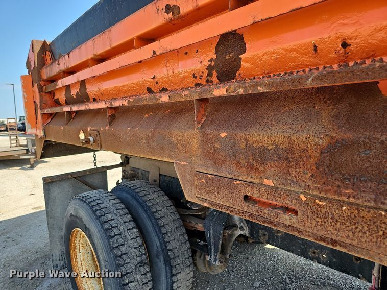 image for item DQ0103 2005 Freightliner Business Class M2 106  dump truck