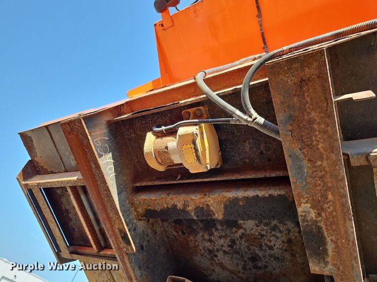 image for item DQ0103 2005 Freightliner Business Class M2 106  dump truck