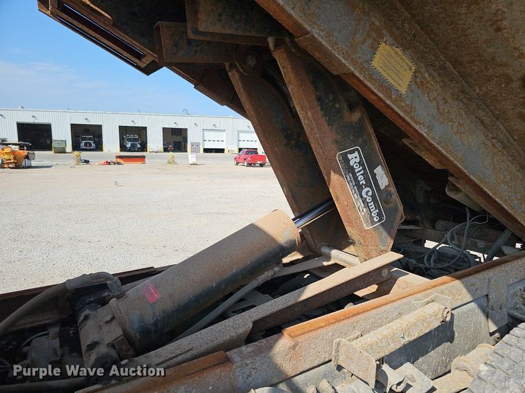 image for item DQ0103 2005 Freightliner Business Class M2 106  dump truck