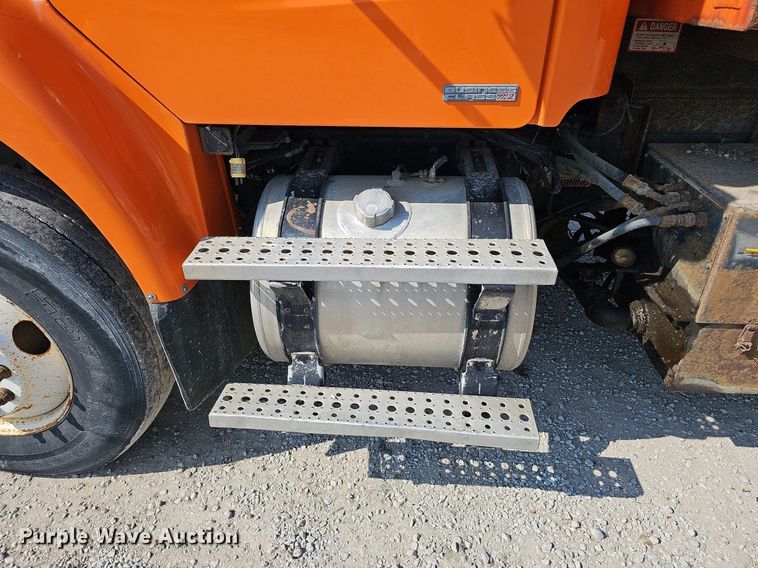 image for item DQ0103 2005 Freightliner Business Class M2 106  dump truck