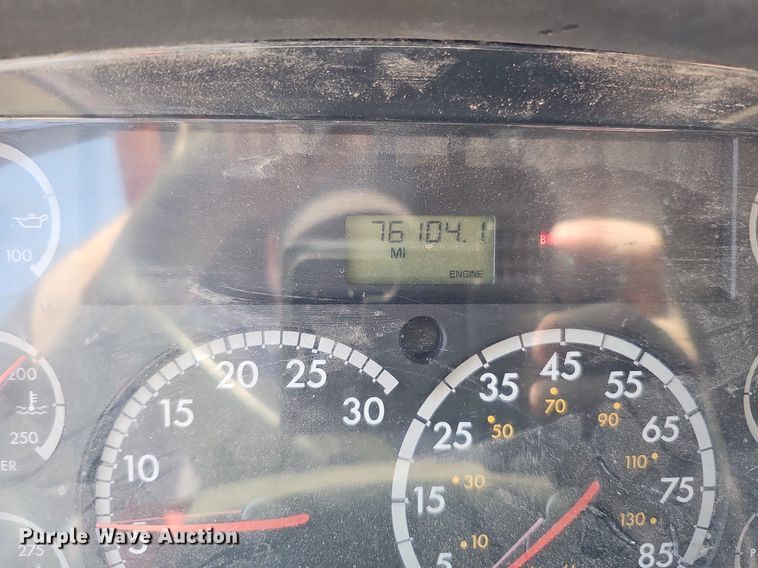 image for item DQ0103 2005 Freightliner Business Class M2 106  dump truck