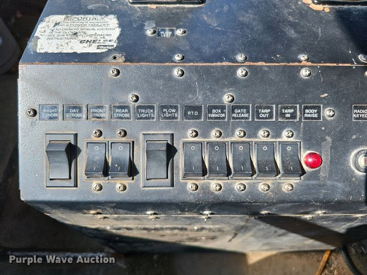 image for item DQ0103 2005 Freightliner Business Class M2 106  dump truck