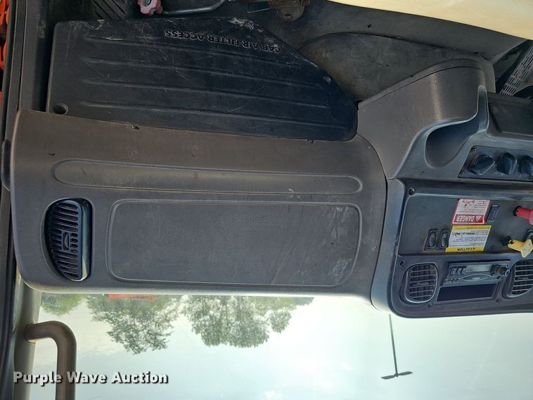 image for item DQ0103 2005 Freightliner Business Class M2 106  dump truck