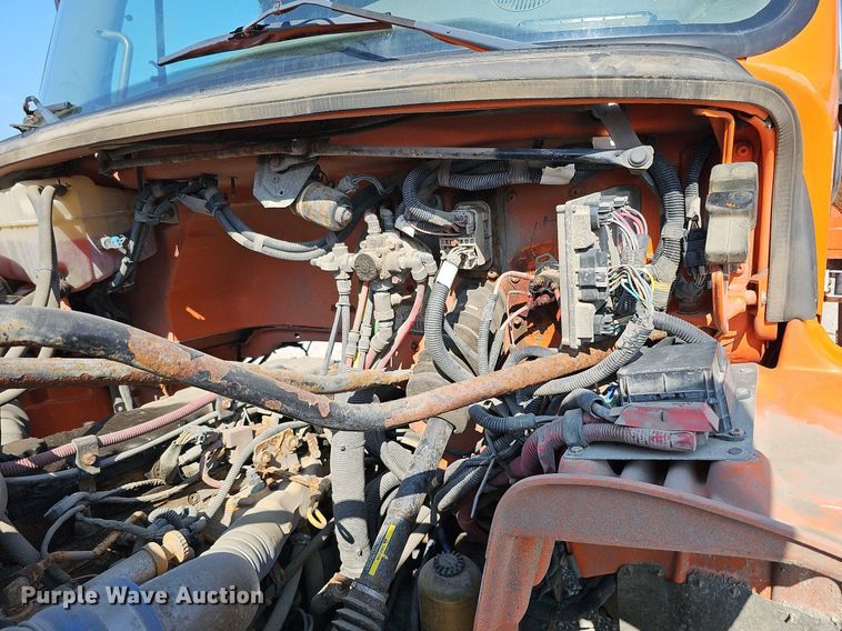 image for item DQ0103 2005 Freightliner Business Class M2 106  dump truck