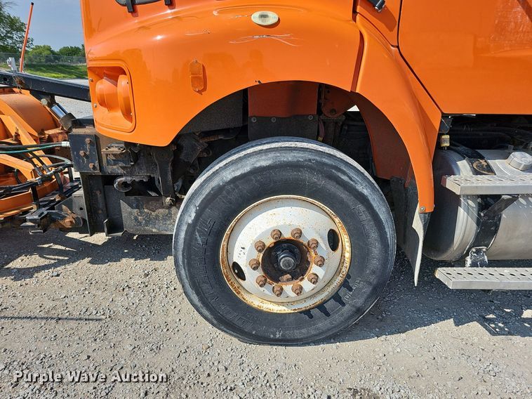 image for item DQ0103 2005 Freightliner Business Class M2 106  dump truck