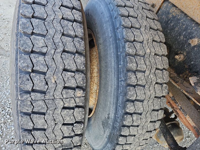 image for item DQ0103 2005 Freightliner Business Class M2 106  dump truck