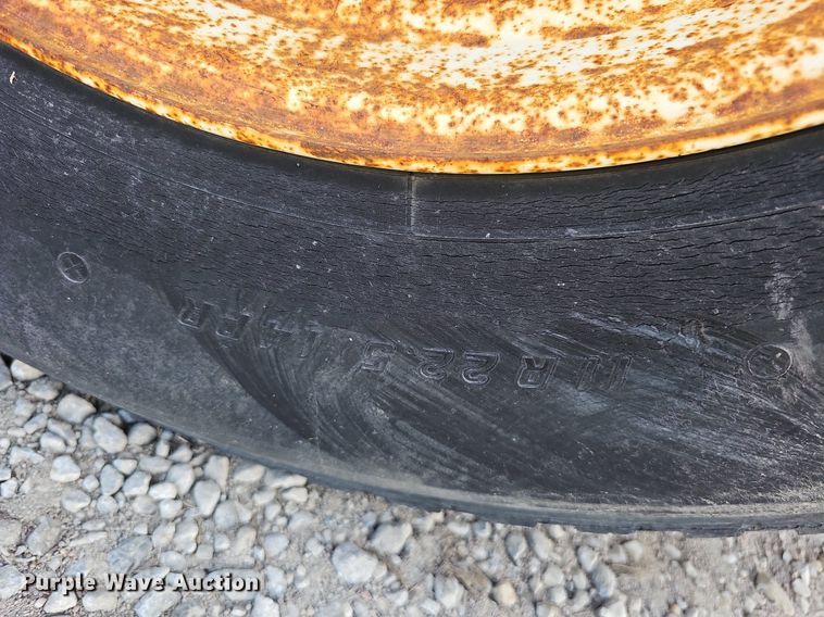 image for item DQ0103 2005 Freightliner Business Class M2 106  dump truck