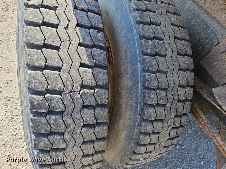 image for item DQ0103 2005 Freightliner Business Class M2 106  dump truck