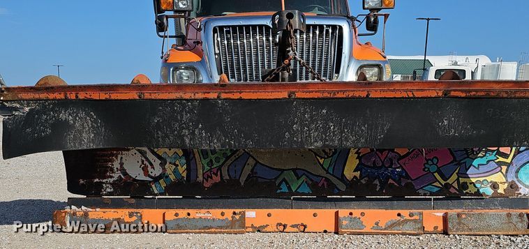 image for item DQ0104 2007 International 7400  dump truck