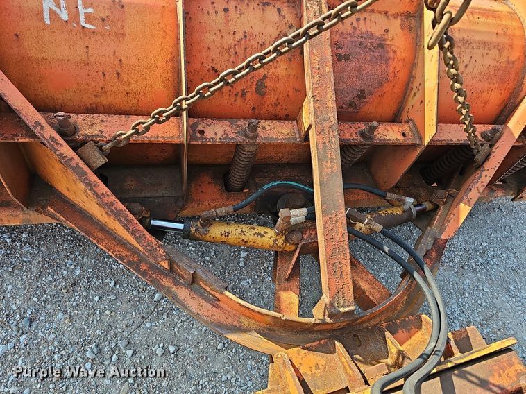 image for item DQ0104 2007 International 7400  dump truck