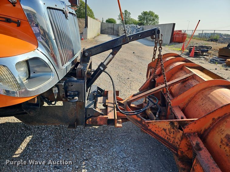 image for item DQ0104 2007 International 7400  dump truck