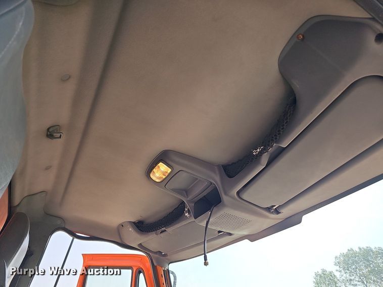 image for item DQ0104 2007 International 7400  dump truck