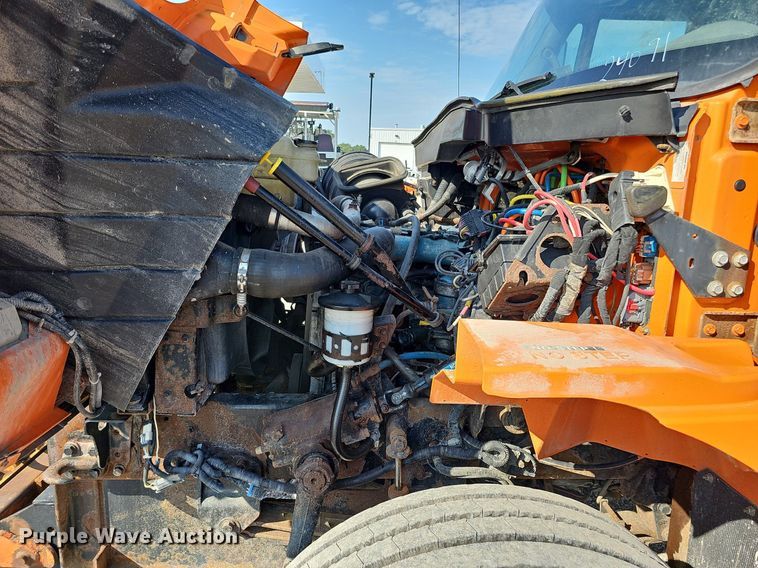 image for item DQ0104 2007 International 7400  dump truck