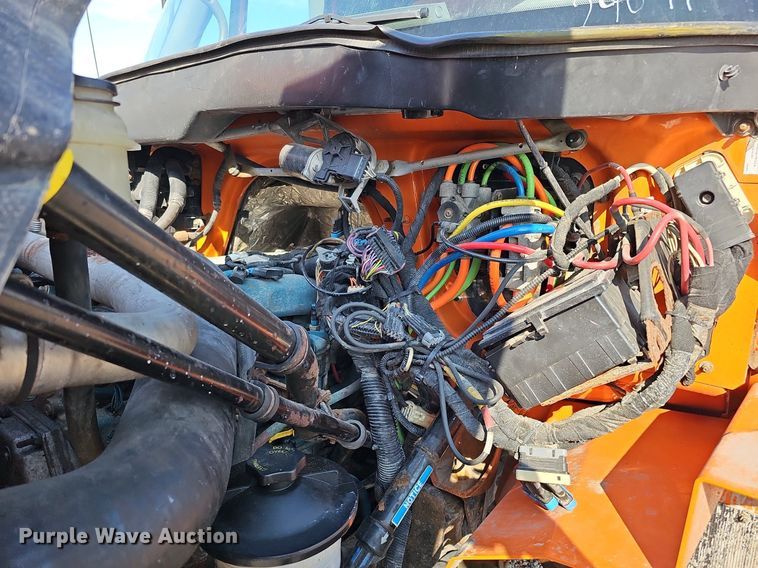 image for item DQ0104 2007 International 7400  dump truck