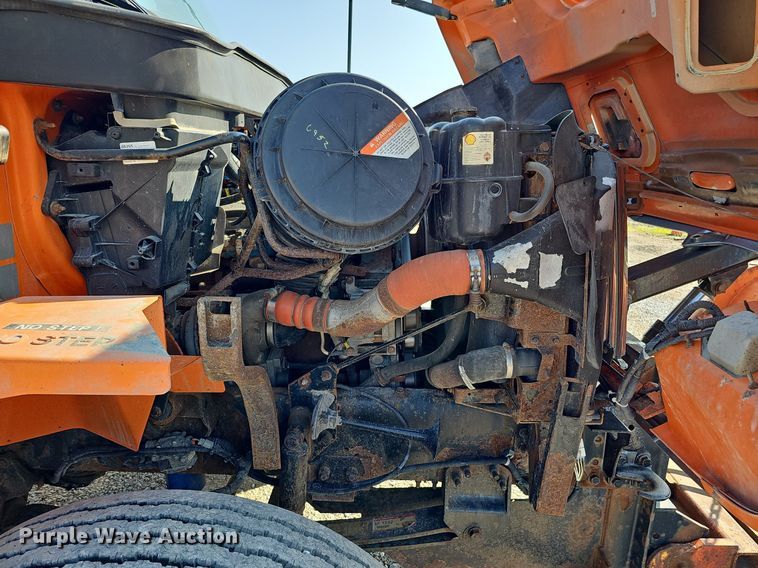 image for item DQ0104 2007 International 7400  dump truck