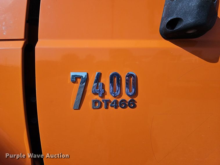 image for item DQ0104 2007 International 7400  dump truck