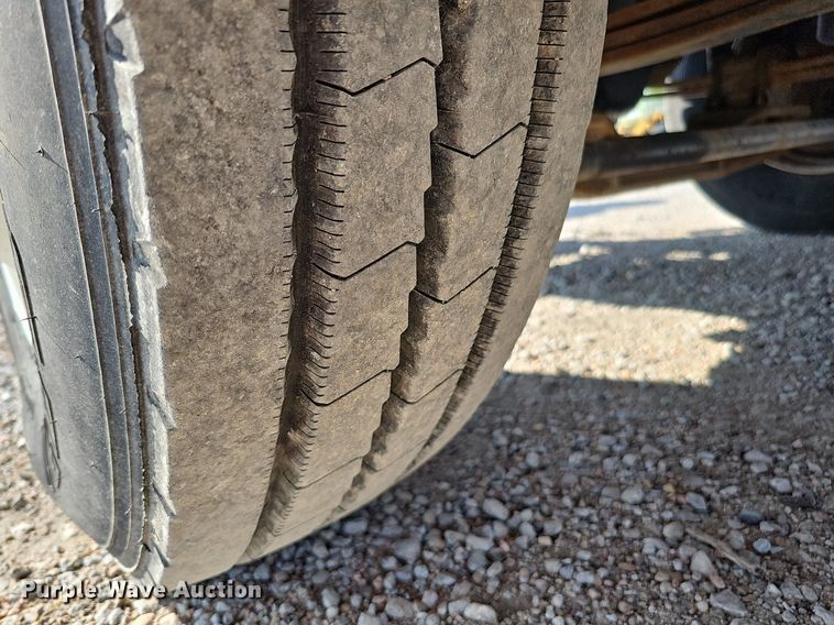 image for item DQ0104 2007 International 7400  dump truck