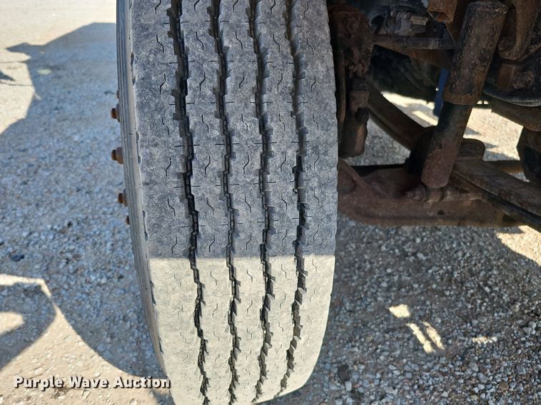 image for item DQ0104 2007 International 7400  dump truck