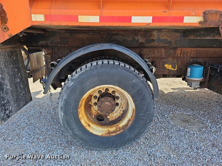 image for item DQ0104 2007 International 7400  dump truck