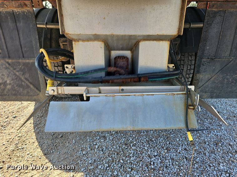 image for item DQ0104 2007 International 7400  dump truck