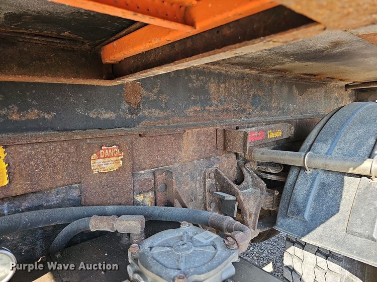 image for item DQ0104 2007 International 7400  dump truck