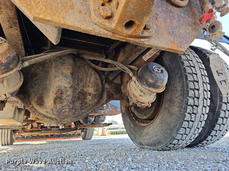 image for item DQ0104 2007 International 7400  dump truck