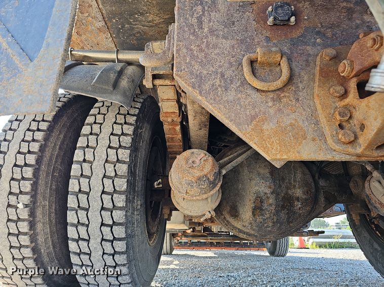 image for item DQ0104 2007 International 7400  dump truck