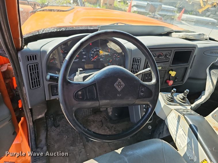 image for item DQ0104 2007 International 7400  dump truck