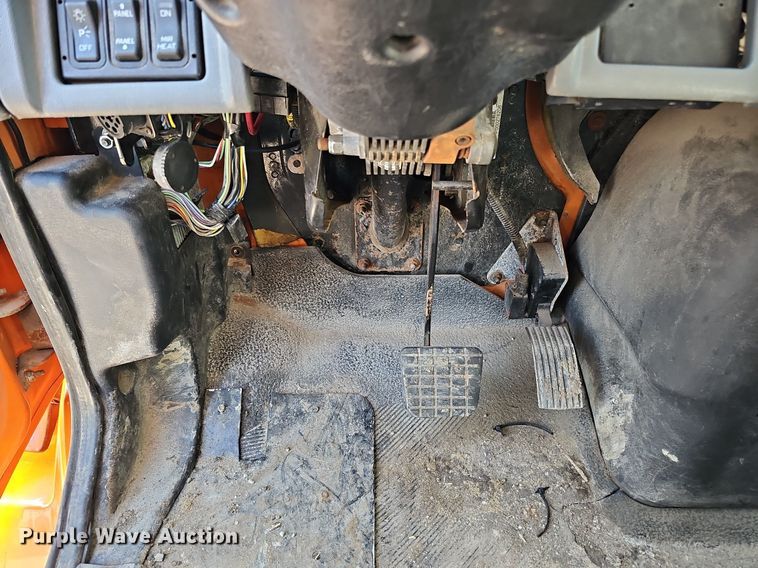 image for item DQ0104 2007 International 7400  dump truck