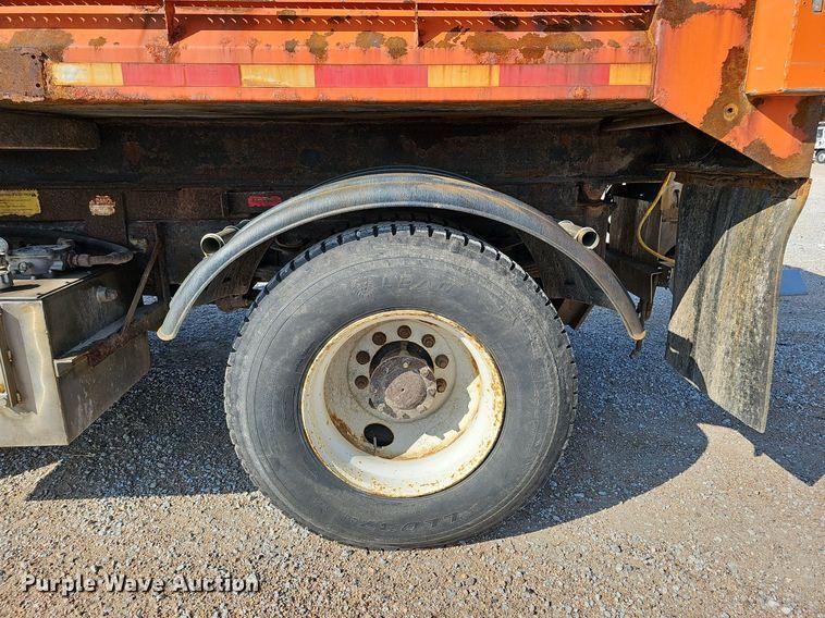 image for item DQ0104 2007 International 7400  dump truck