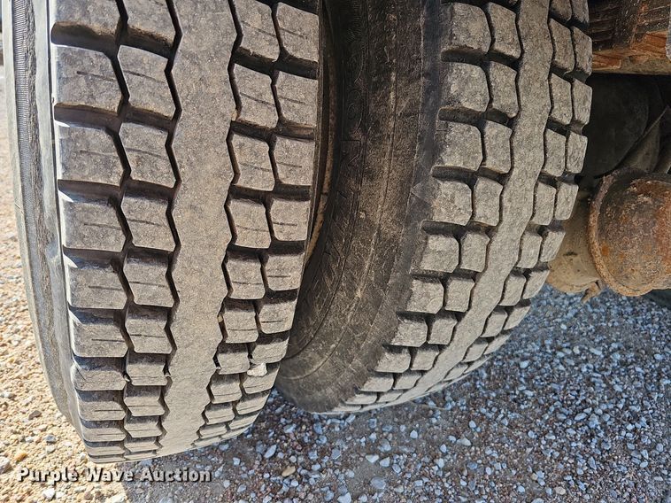 image for item DQ0104 2007 International 7400  dump truck